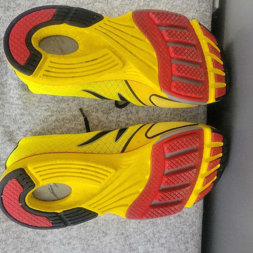 Newton Gravity III, 11.5, neon yellow